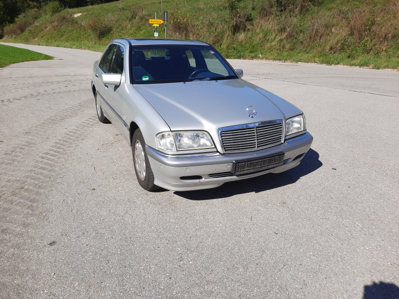 MERCEDES-BENZ C 240