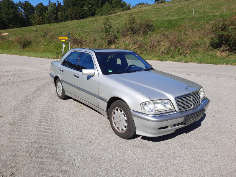MERCEDES-BENZ C 240