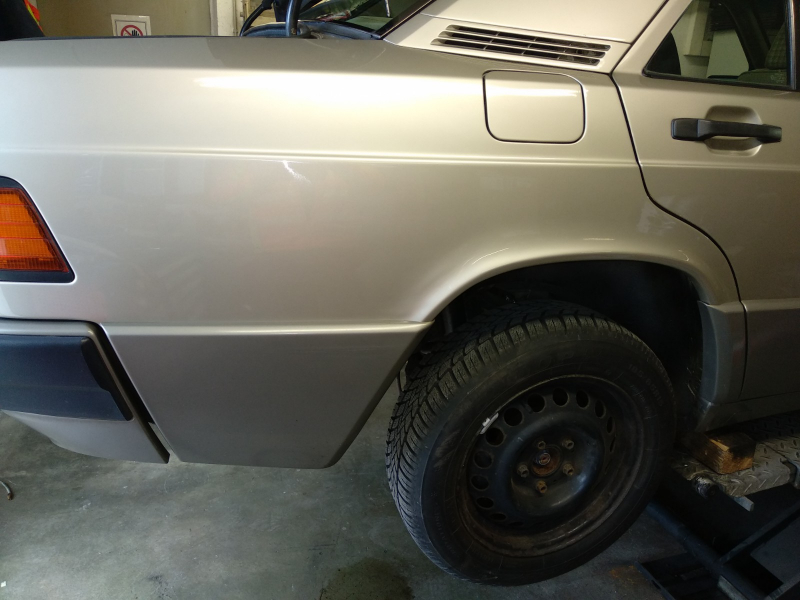 Seitenteil reparieren - kompletten Radlauf innen und außen instandsetzen und lackieren