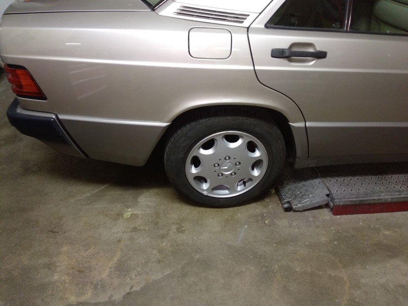 Seitenteil reparieren - kompletten Radlauf innen und außen instandsetzen und lackieren