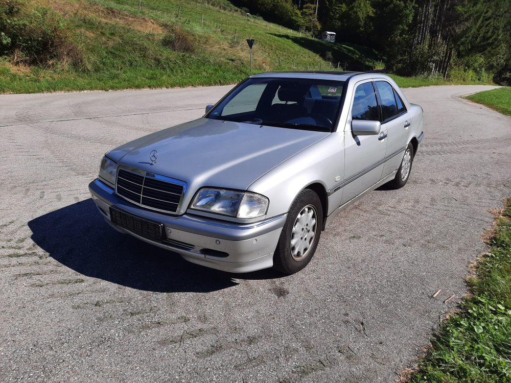 MERCEDES-BENZ C 240
