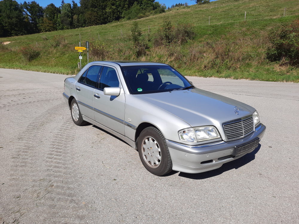 MERCEDES-BENZ C 240