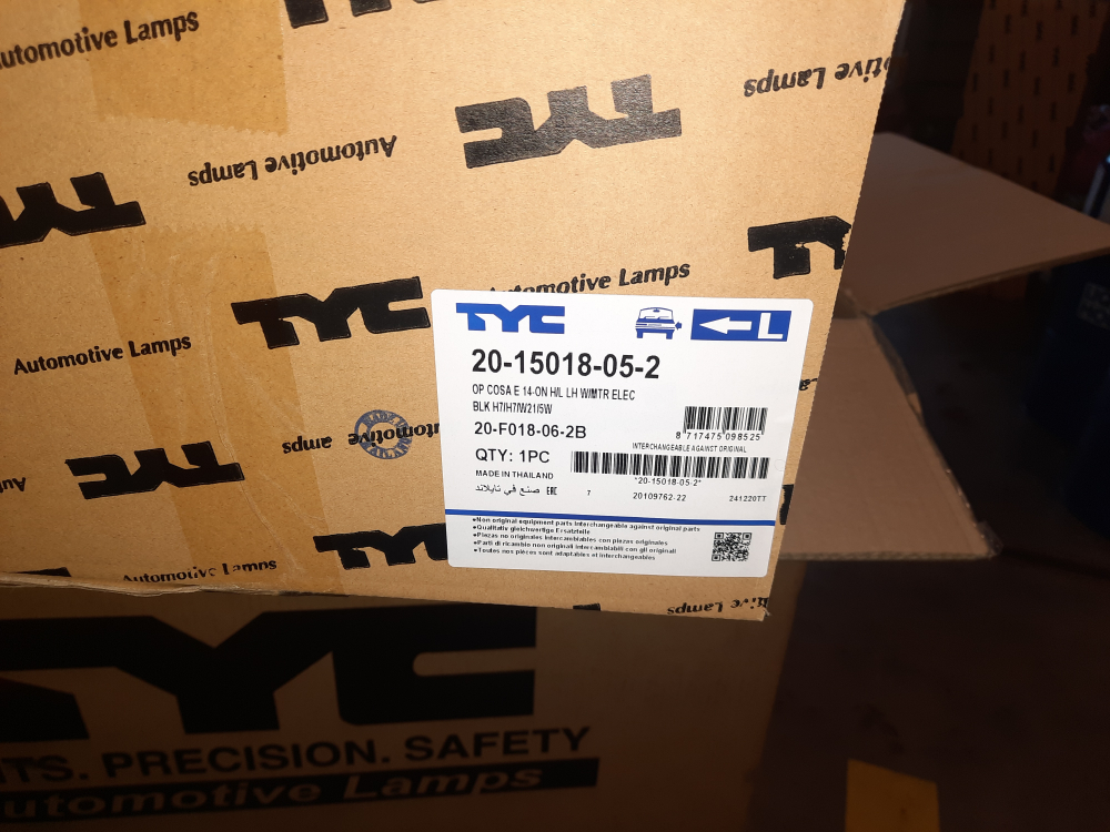 Set - Hauptscheinwerfer TYC 20-15017-05-2, Rechts 20-15018-05-2, Links