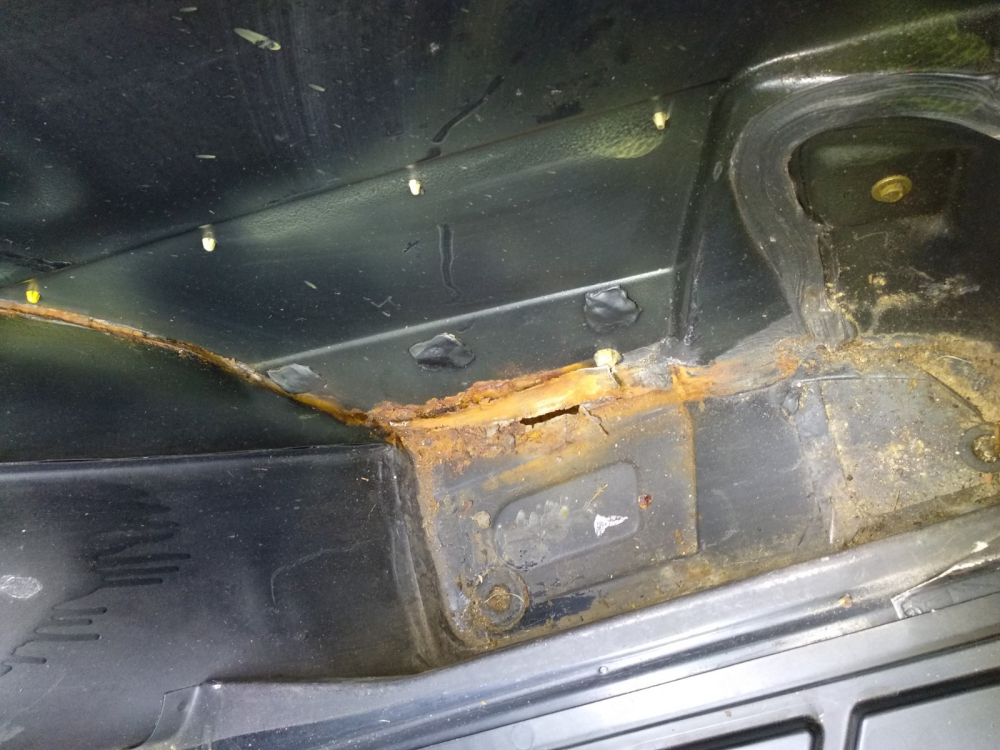 Seitenteil reparieren - kompletten Radlauf innen und außen instandsetzen und lackieren