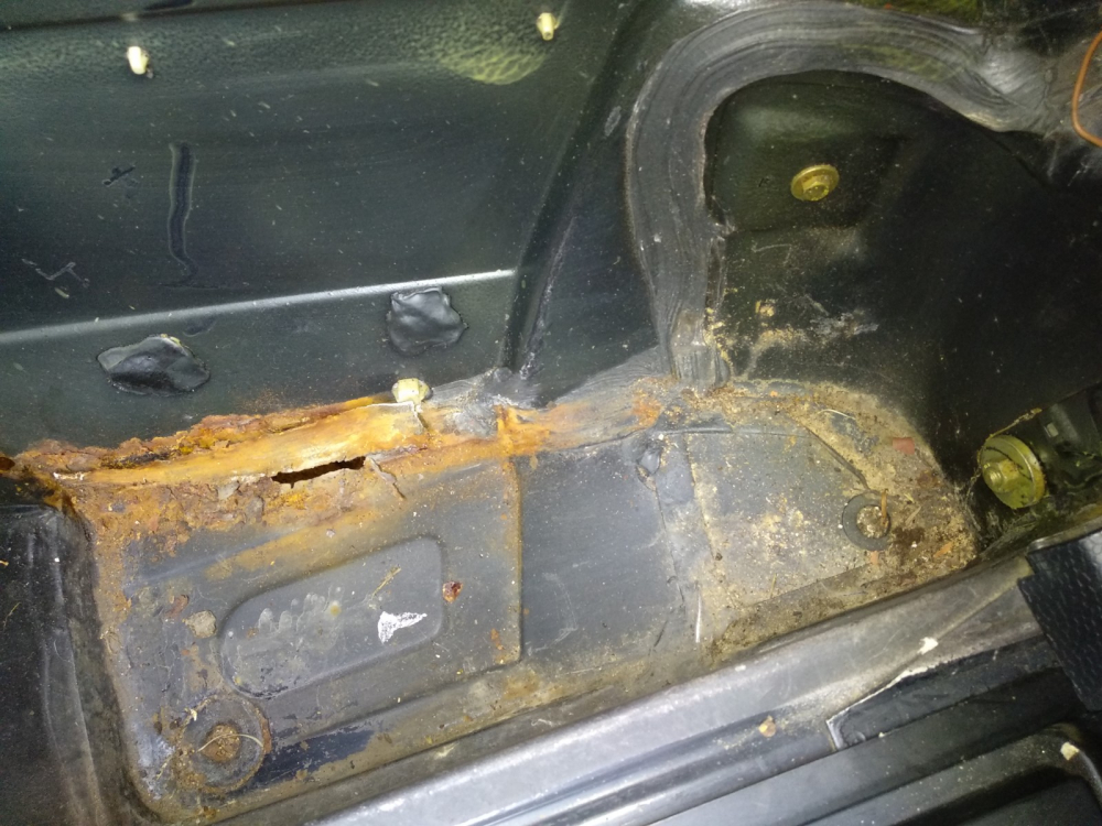 Seitenteil reparieren - kompletten Radlauf innen und außen instandsetzen und lackieren