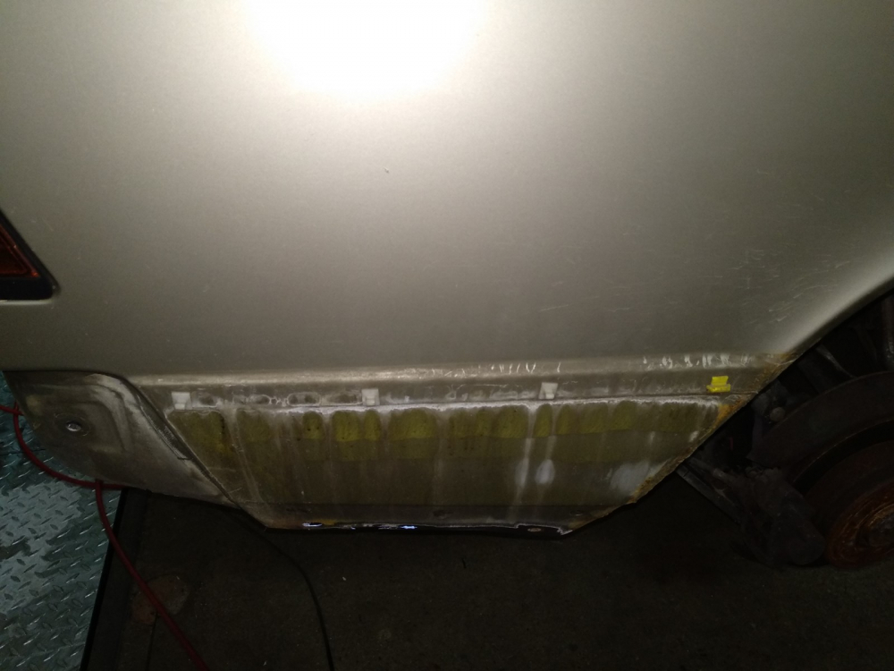 Seitenteil reparieren - kompletten Radlauf innen und außen instandsetzen und lackieren