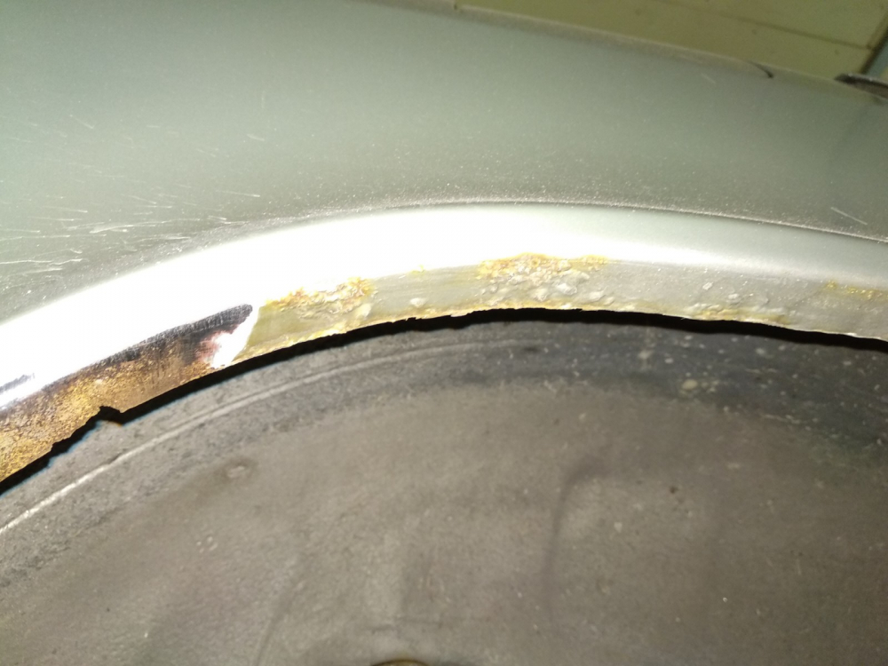 Seitenteil reparieren - kompletten Radlauf innen und außen instandsetzen und lackieren