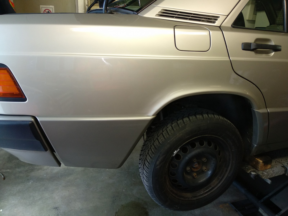 Seitenteil reparieren - kompletten Radlauf innen und außen instandsetzen und lackieren