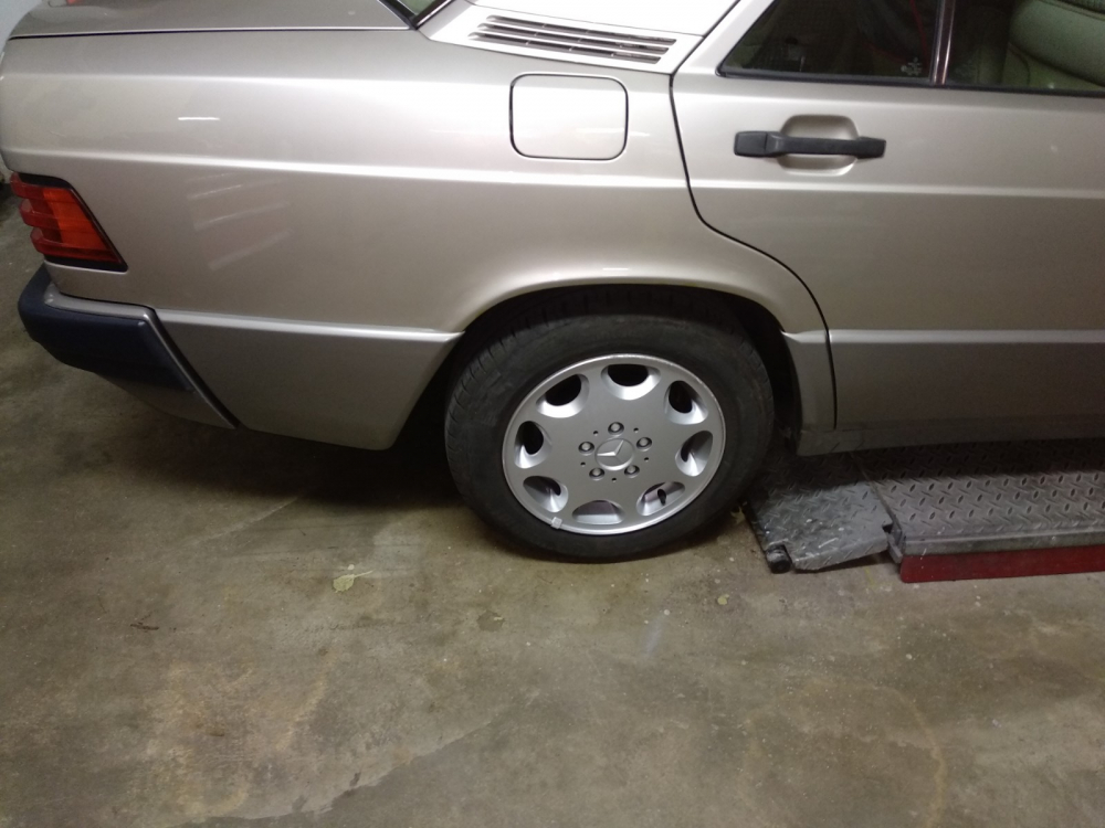 Seitenteil reparieren - kompletten Radlauf innen und außen instandsetzen und lackieren